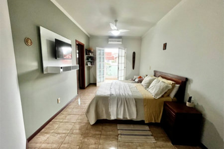 Casa à venda com 4 suítes em Vila Mazarino, Itapetininga, SP