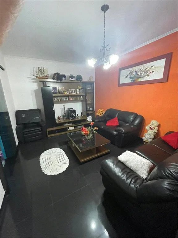 Sobrado à venda com 4 quartos, sendo 1 suíte,  em Jardim Catanduva, São Paulo, SP