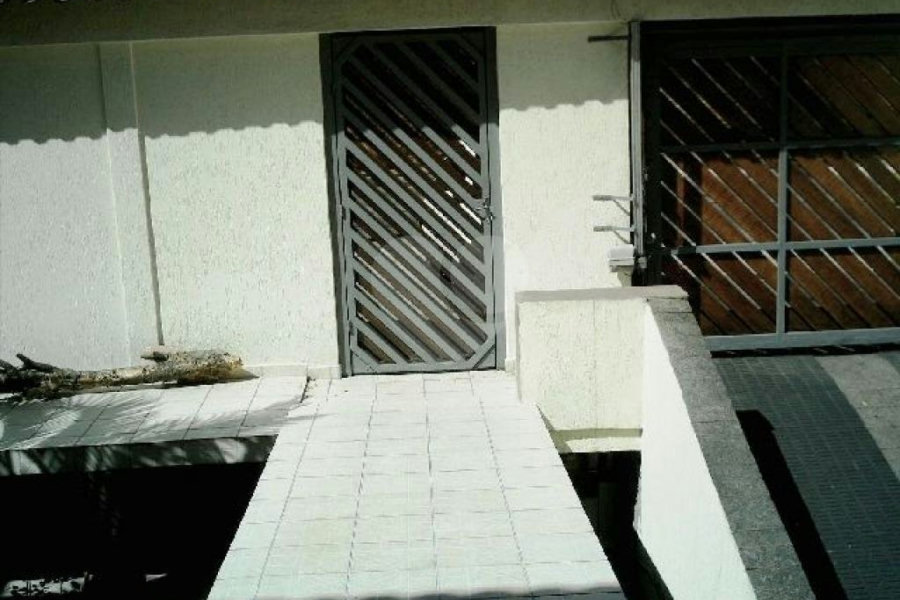 Sobrado à venda com 4 quartos, sendo 3 suítes, em Horto, São Paulo, SP
