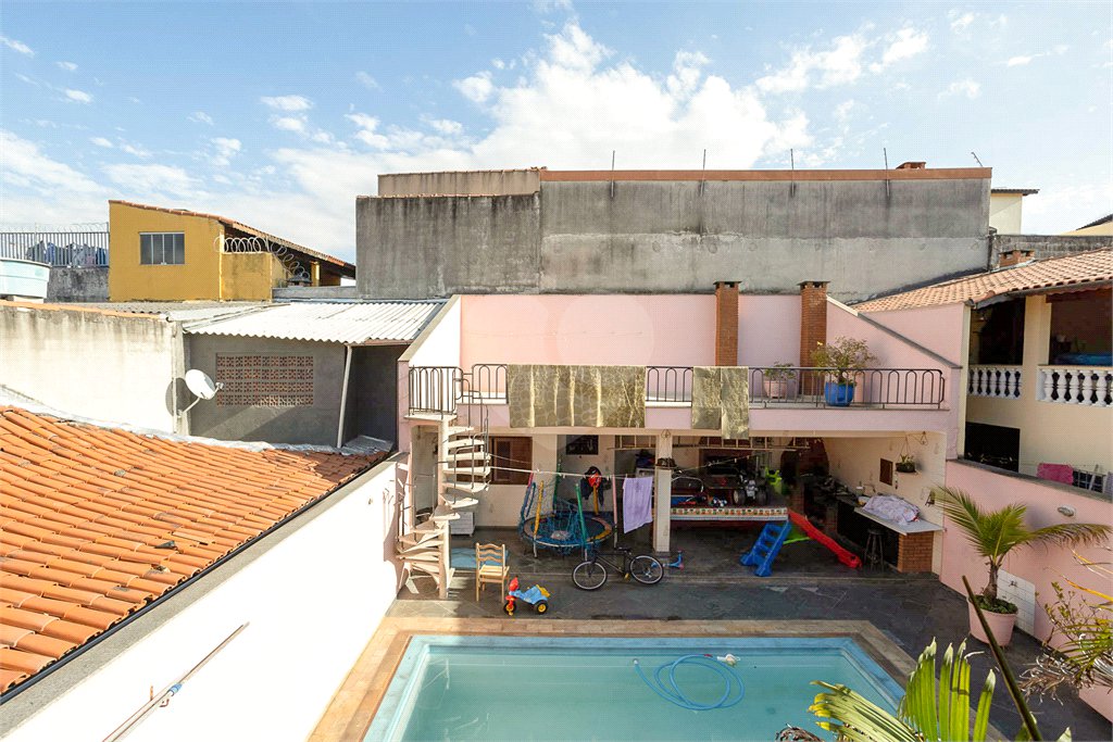 Sobrado à venda com 3 quartos, sendo 1 suíte, em Itaquera, São Paulo, SP
