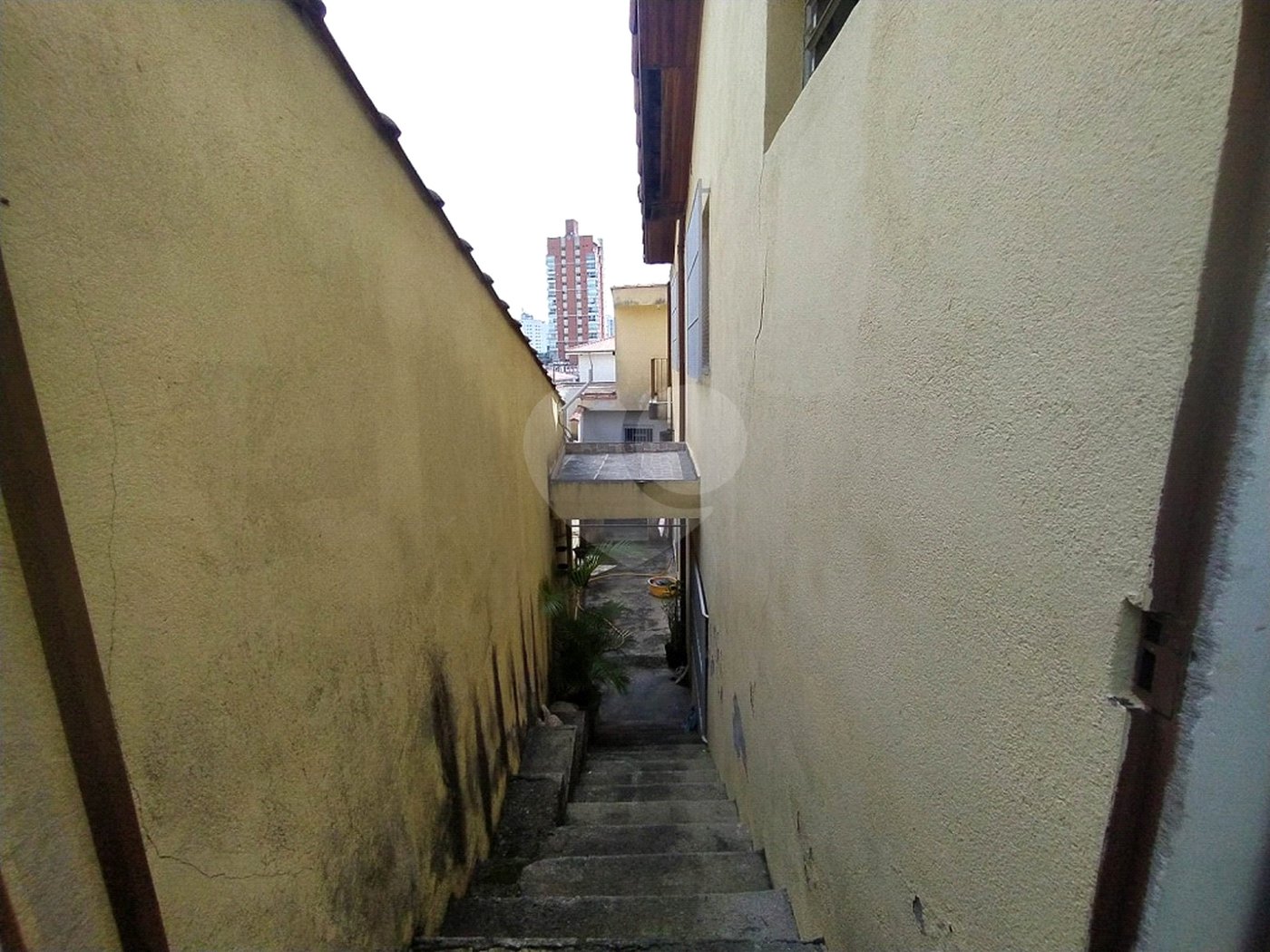 Casa à venda com 6 quartos, sendo 2 suítes, em Chora Menino, São Paulo, SP