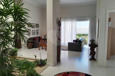 Casa à venda com 5 suítes no condomínio Ipe Velho, Vinhedo - SP