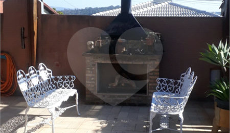 Sobrado à venda com 5 quartos, sendo 3 suítes, em Jardim dos Pinheiros, Atibaia, SP