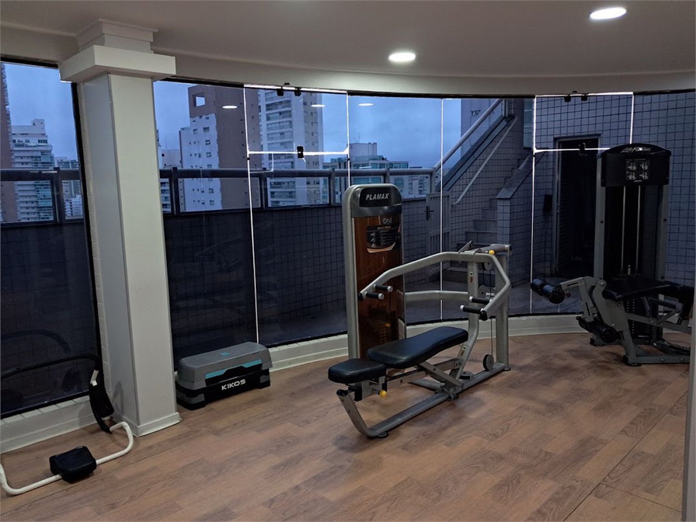 Apartamento Residencial à venda, Gonzaga, Santos - AP0761.