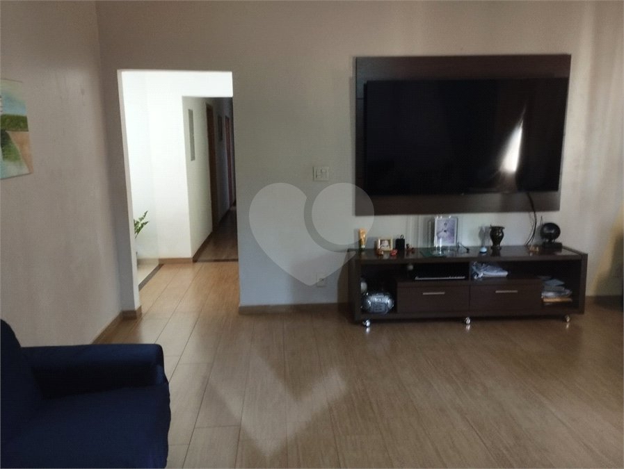 Casa à venda com 6 quartos, sendo 4 suítes, no condomínio Chácara Hipica, Ribeirão Preto - SP