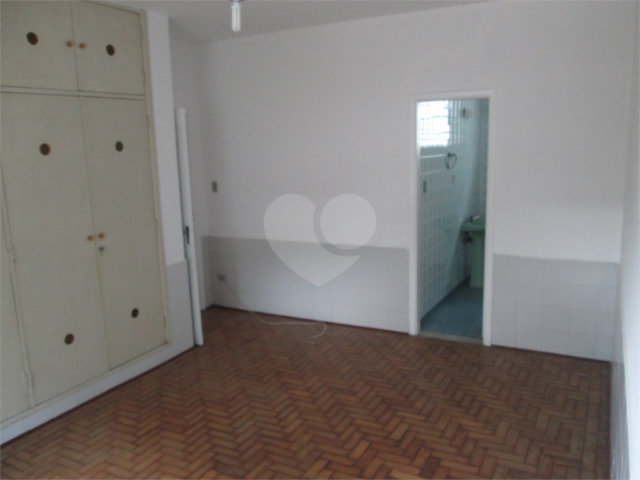 Sobrado à venda com 3 quartos em Horto, São Paulo, SP