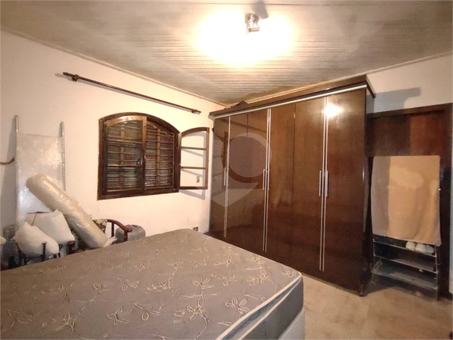 Casa Térrea de Esquina à Venda no Parque Vitória – Excelente Potencial!