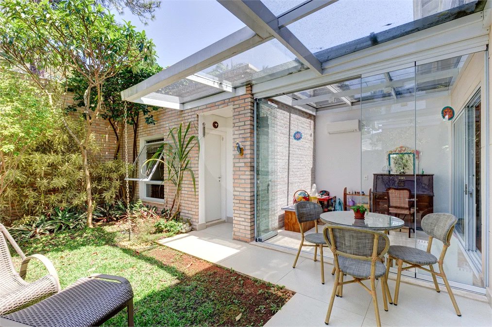 Casa à venda com 3 suítes no condomínio Villa Splendore, São Paulo - SP