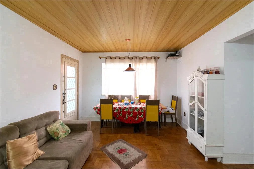 Casa à venda com 170m², 3 quartos e 2 vagas