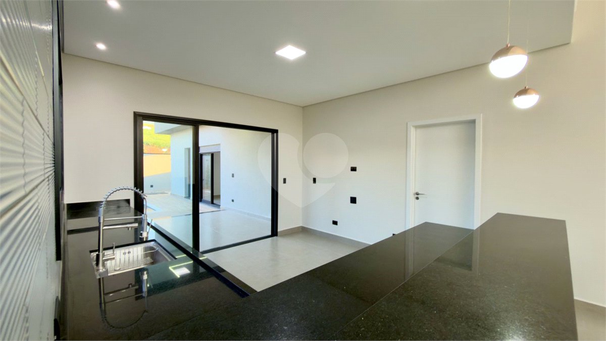 Casa térrea 3 dormitórios (3 suítes), espaço gourmet, piscina, 2 vagas garagem, condomínio fechado com ampla área lazer