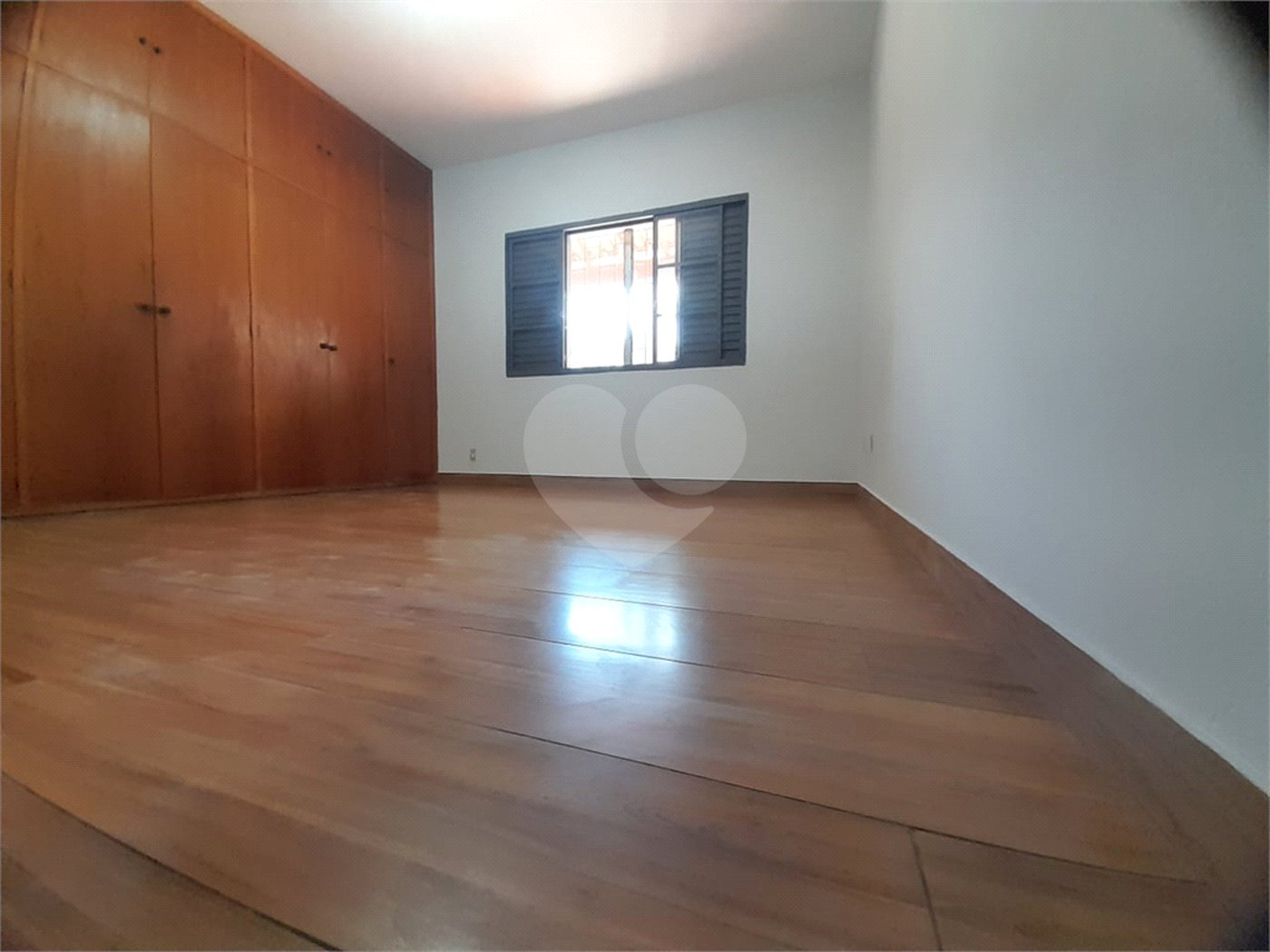 Casa de Alto Padrão à Venda e Locação no Parque Santa Mônica - São Carlos