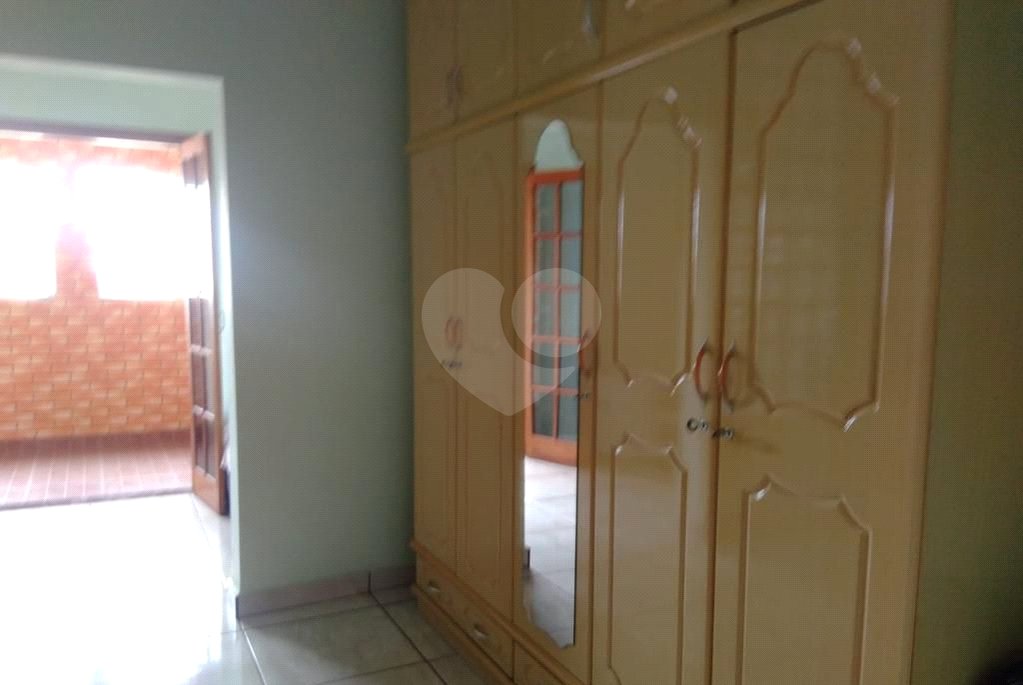Casa à venda com 4 quartos, sendo 2 suítes, em Jardim Vila Galvão, Guarulhos, SP