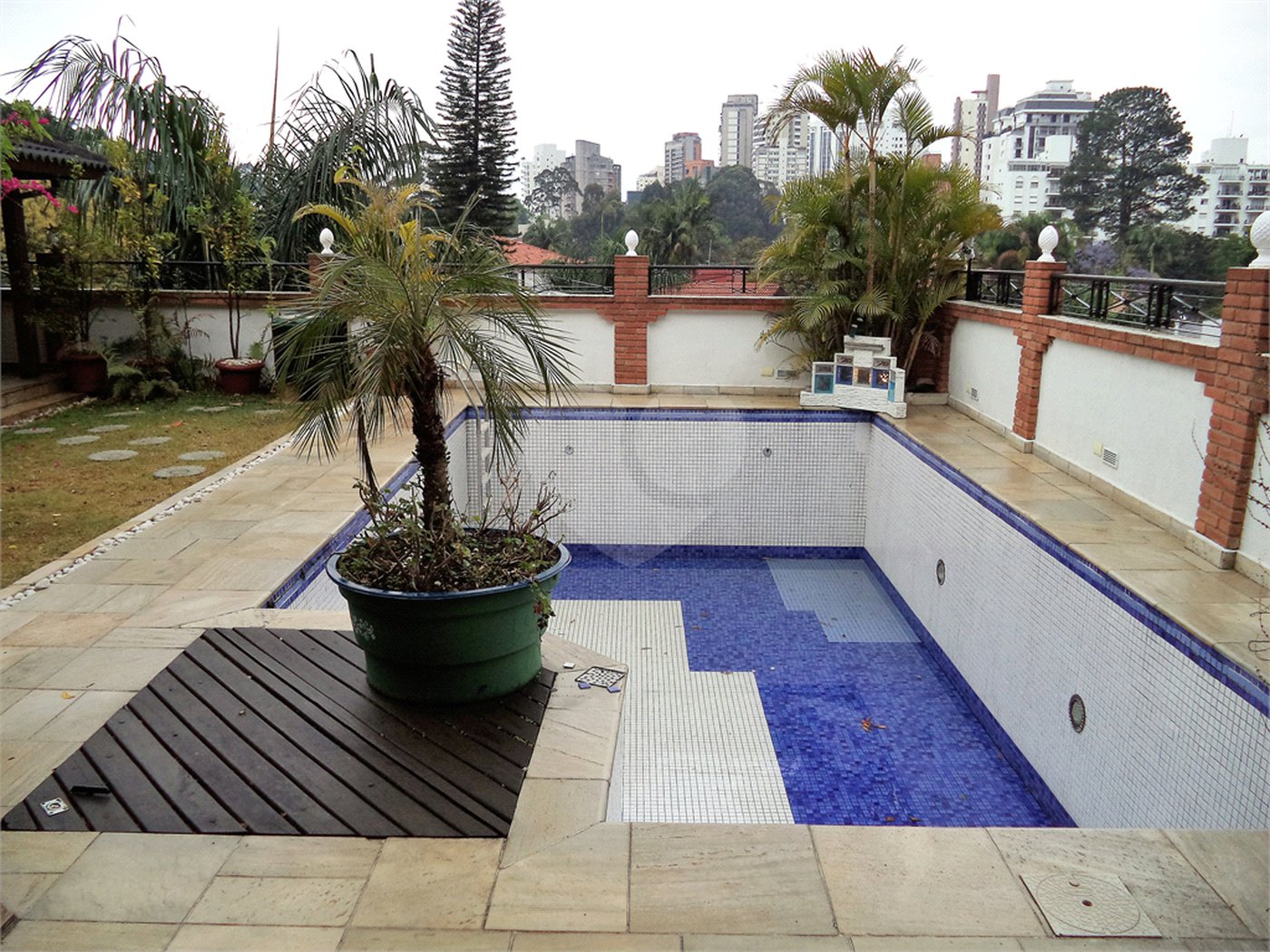 Casa à venda com 4 suítes em Real Parque, São Paulo, SP