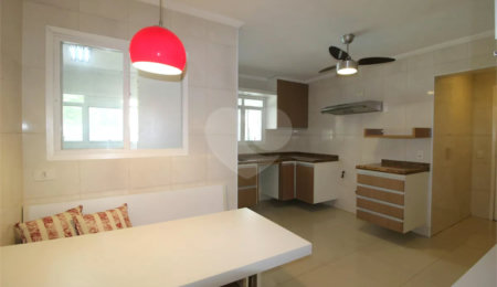 Apartamento à venda com 3 quartos, sendo 1 suíte, em Vila Uberabinha, São Paulo, SP