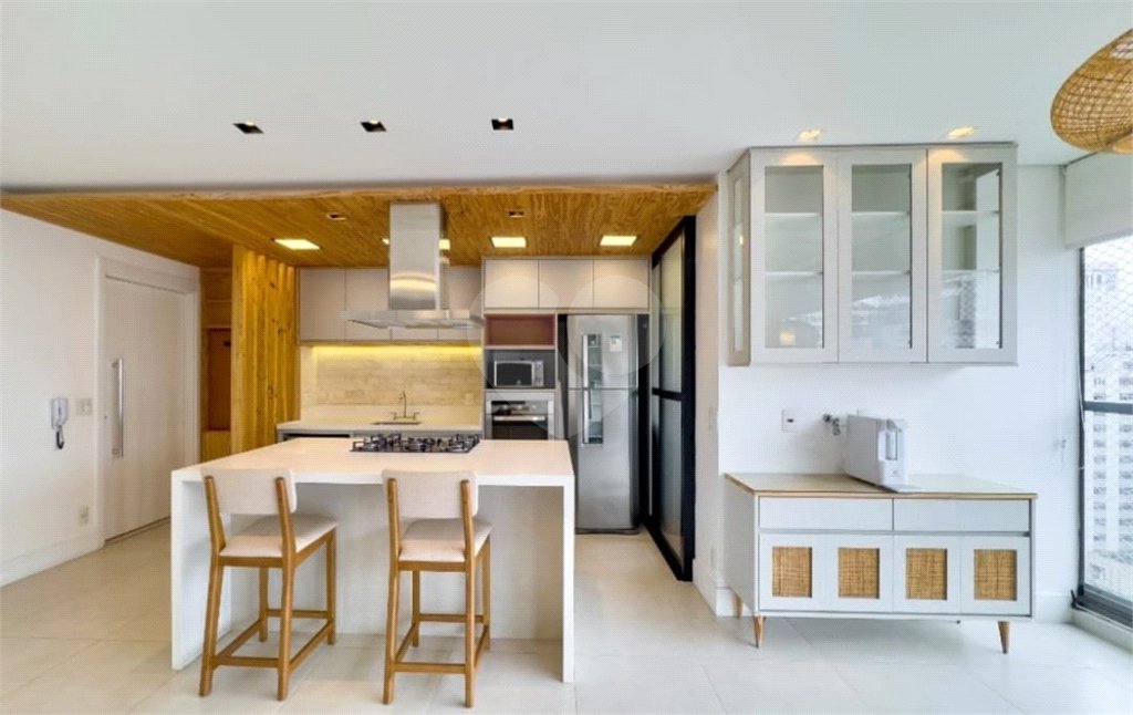 Apartamento à venda com 3 quartos, sendo 1 suíte, em Vila Olímpia, São Paulo, SP