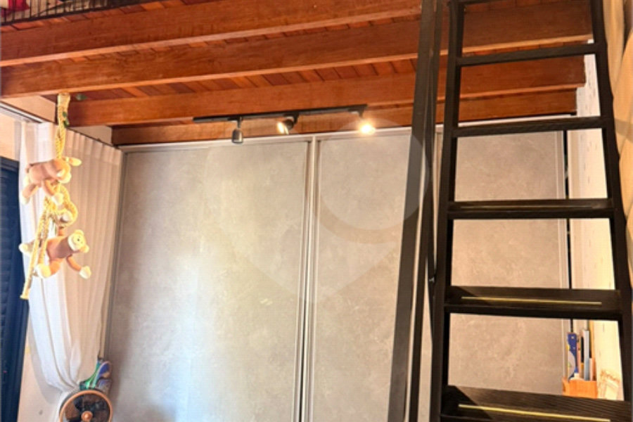 Casa à venda com 4 quartos, sendo 1 suíte,  no condomínio Alpes da Cantareira, Mairiporã - SP