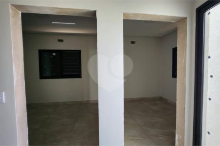 Casa à venda com 3 quartos, sendo 1 suíte, em Parque Atlanta, Araraquara, SP
