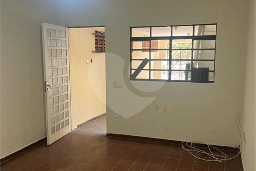 Casa à venda com 4 quartos, sendo 1 suíte, em Artur Alvim, São Paulo, SP