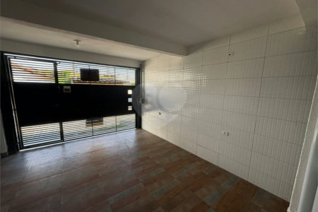 Sobrado à venda com 2 quartos em Jardim Monte Cristo, Suzano, SP