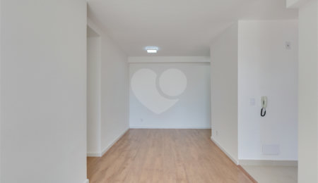 Apartamento à venda com 3 quartos, sendo 1 suíte,  em Chácara Santo Antônio, São Paulo, SP
