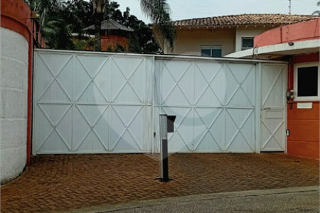 Casa à venda com 4 quartos, sendo 2 suítes, no condomínio Canamari, São Paulo - SP