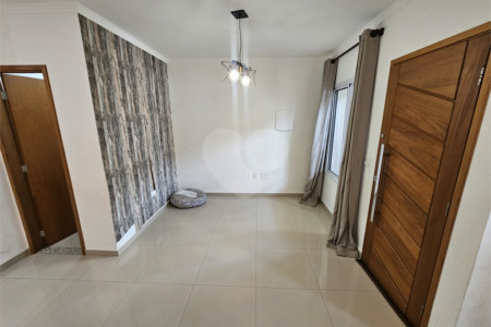 Sobrado à venda com 3 quartos, sendo 1 suíte,  em Vila Nivi, São Paulo, SP