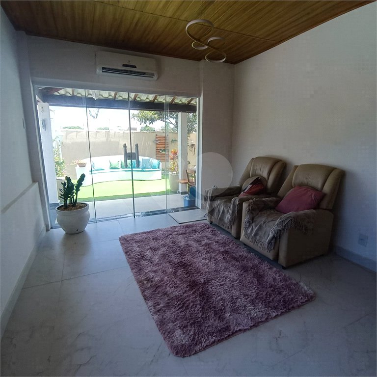 Casa à venda com 3 quartos, sendo 1 suíte, em Caminho de Búzios, Cabo Frio, RJ