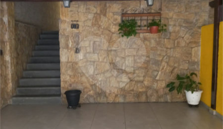 Sobrado à venda com 3 quartos em Jardim Marisa, São Paulo, SP