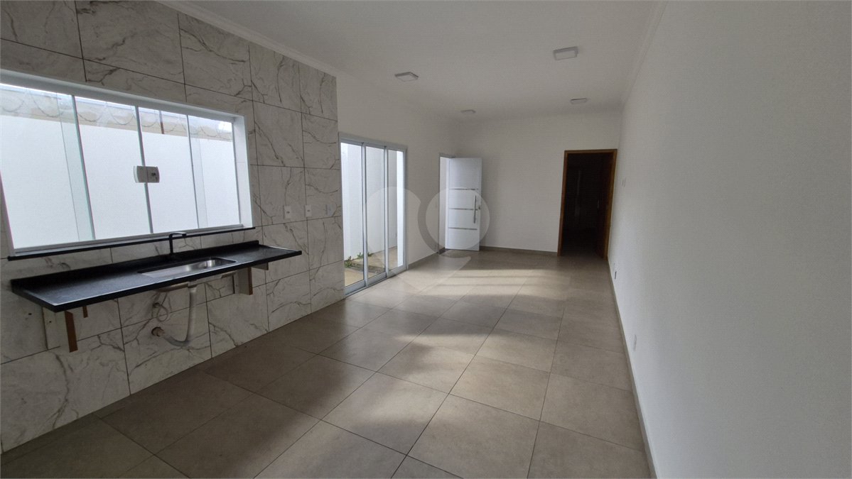 Casa à venda com 1 quarto, sendo 2 suítes, em Vila Nastri, Itapetininga, SP