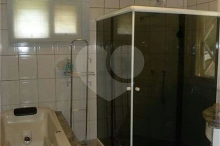 Casa à venda com 3 quartos, sendo 1 suíte, no condomínio Vivenda das Vinhas, Vinhedo - SP