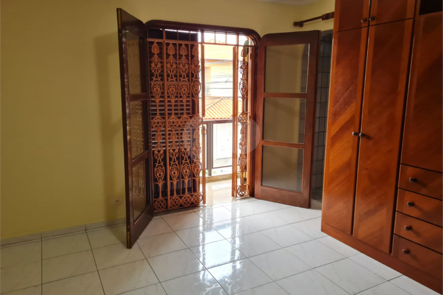 Sobrado à venda com 3 quartos, sendo 1 suíte, em Vila Tibagi, Guarulhos, SP