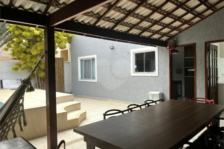 Casa à venda com 4 quartos, sendo 2 suítes, em Peró, Cabo Frio, RJ