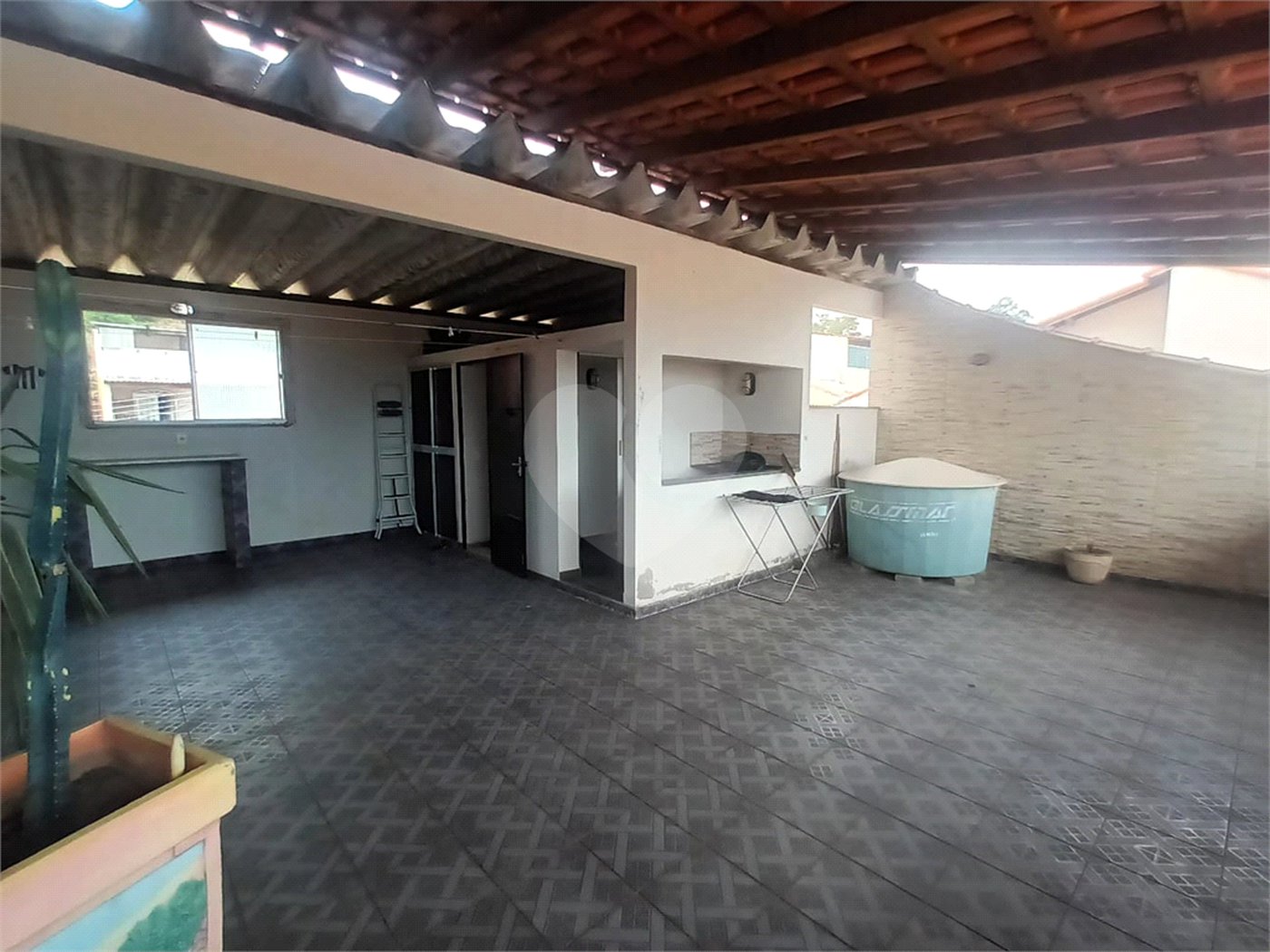 Casa à venda com 2 quartos, sendo 1 suíte, no condomínio Parque Central, Rio de Janeiro - RJ