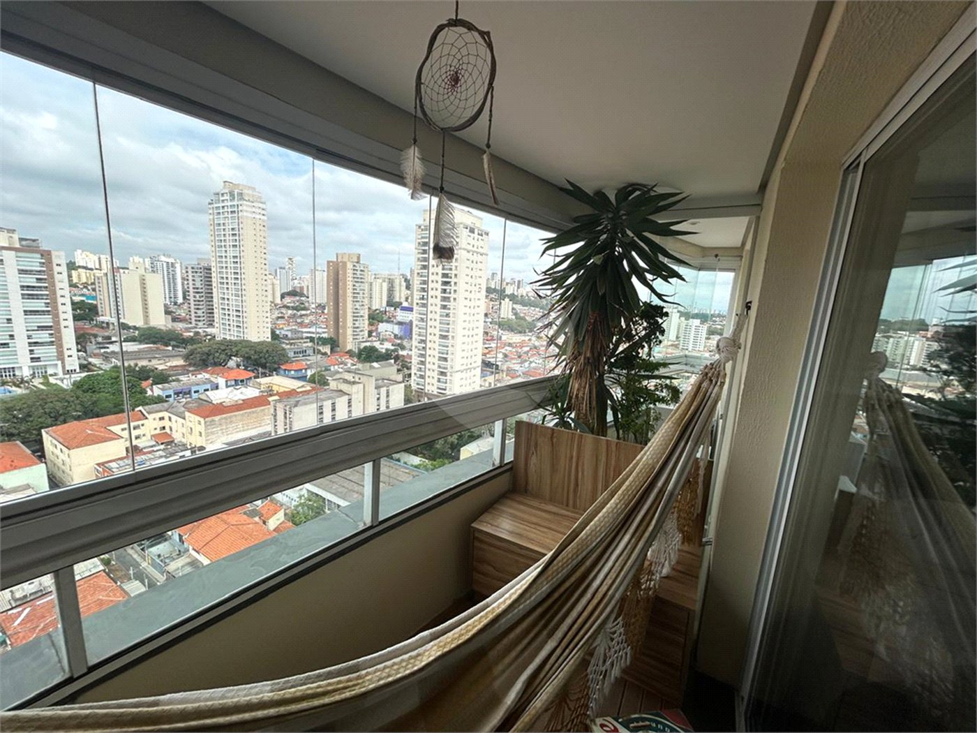 Apartamento à venda com 2 quartos, sendo 1 suíte,  em Vila Romana, São Paulo, SP