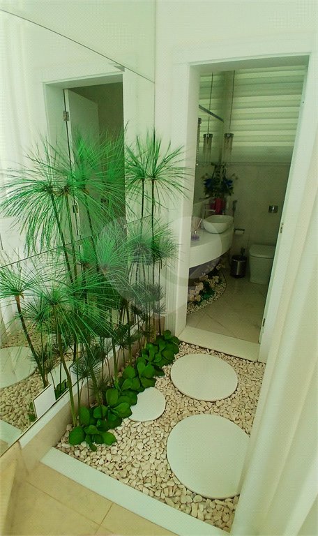 Casa à venda com 3 suítes no condomínio Figueira Garden, Atibaia - SP