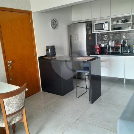 Apartamento à venda com 3 quartos, sendo 1 suíte, em Jardim Marajoara, São Paulo, SP
