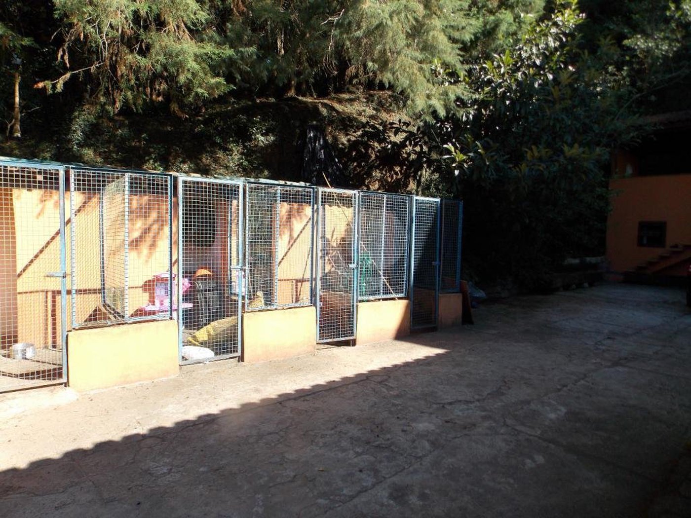 Sobrado à venda com 6 quartos, sendo 4 suítes, em Parque Petrópolis, Mairiporã, SP