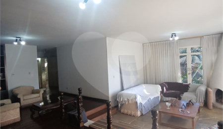Sobrado à venda com 5 suítes em Vila Albertina, São Paulo, SP