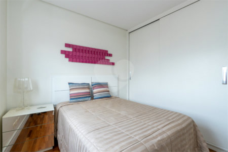 Apartamento à venda com 3 suítes em Vila Nova Conceição, São Paulo, SP