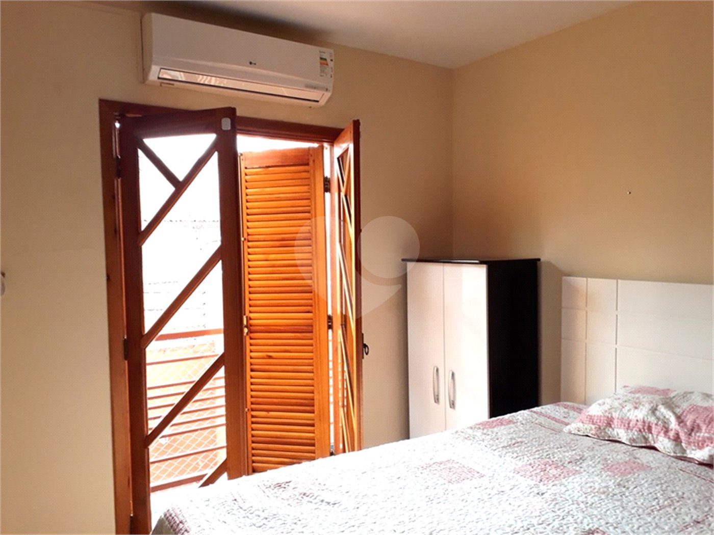 Sobrado à venda com 3 quartos, sendo 2 suítes,  em Santana, São Paulo, SP