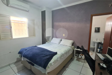 Casa à venda com 3 quartos, sendo 1 suíte, em Vila Carolina, Itapetininga, SP