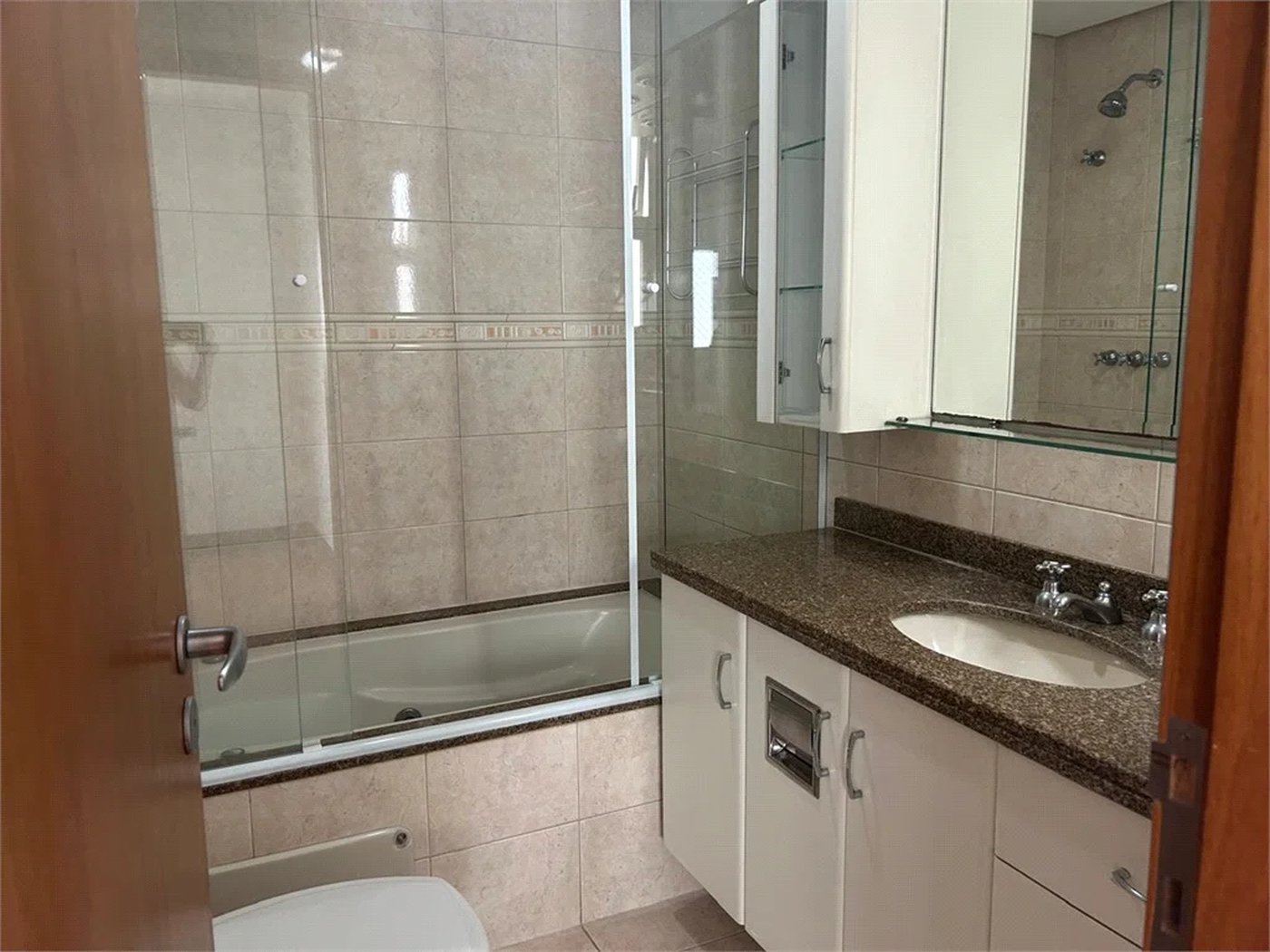 Apartamento para alugar com 3 quartos, sendo 1 suíte, em Pinheiros, São Paulo, SP