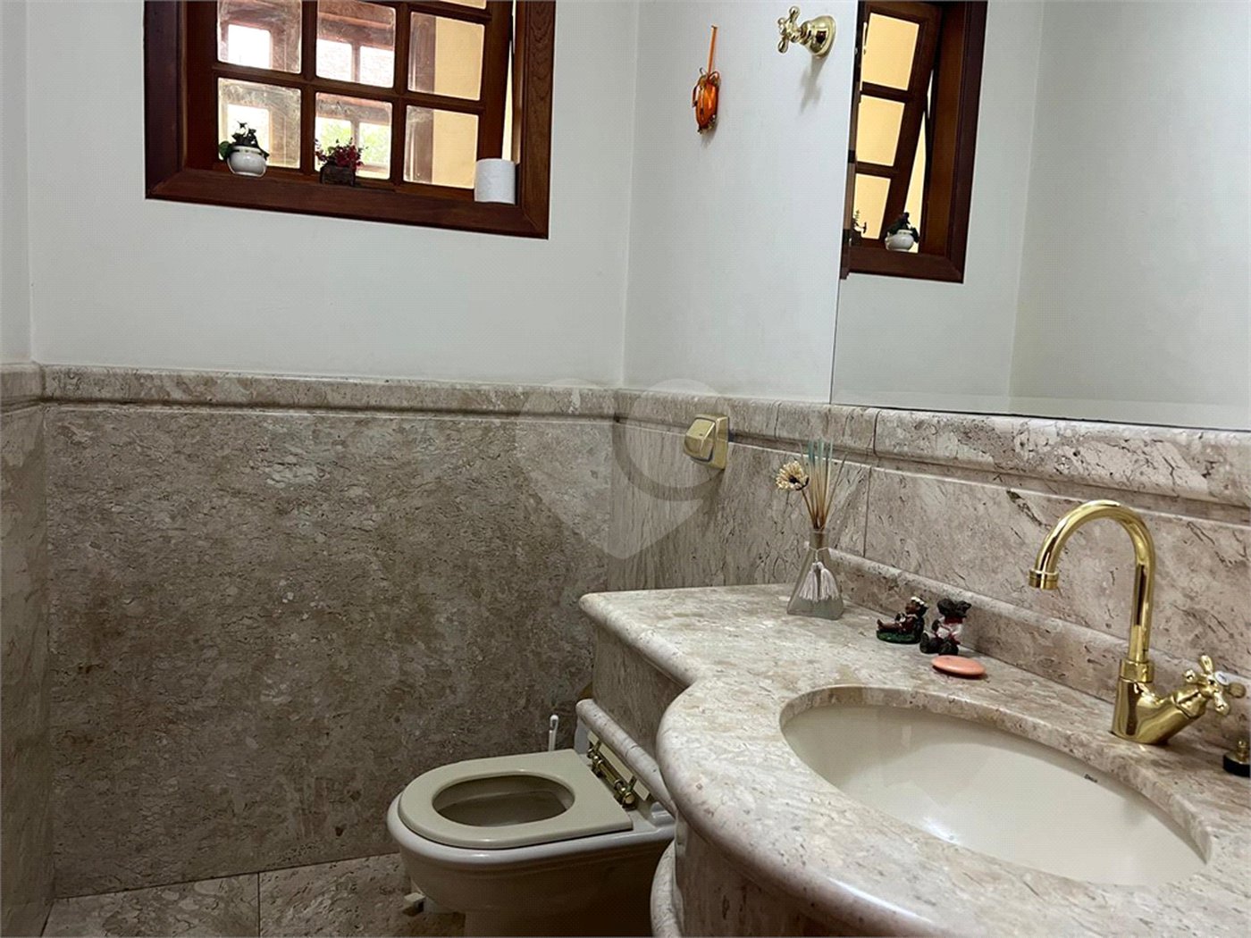 Sobrado à venda com 4 suítes em Tremembé, São Paulo, SP