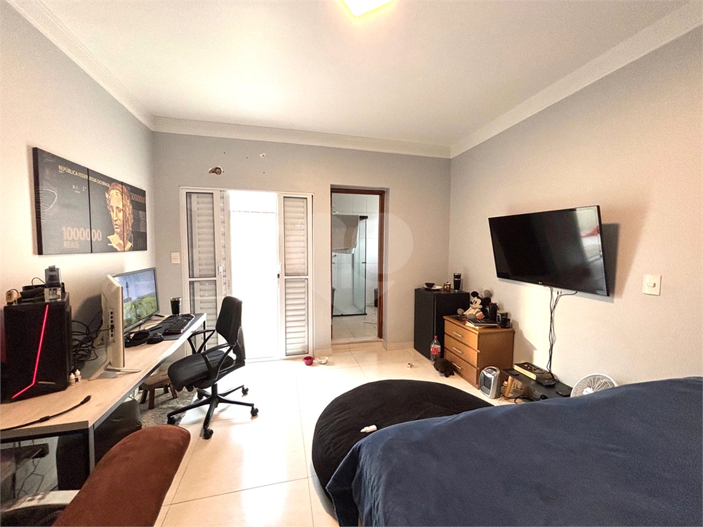 Sobrado à venda com 6 quartos, sendo 5 suítes, em Tremembé, São Paulo, SP