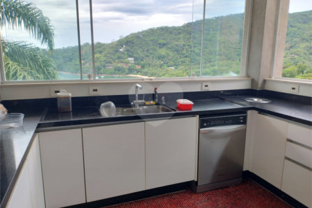 Casa à venda com 4 suítes em Praia Vermelha, Ubatuba, SP