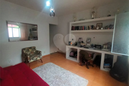 Casa à venda com 2 quartos, sendo 1 suíte, no condomínio Parque Central, Rio de Janeiro - RJ