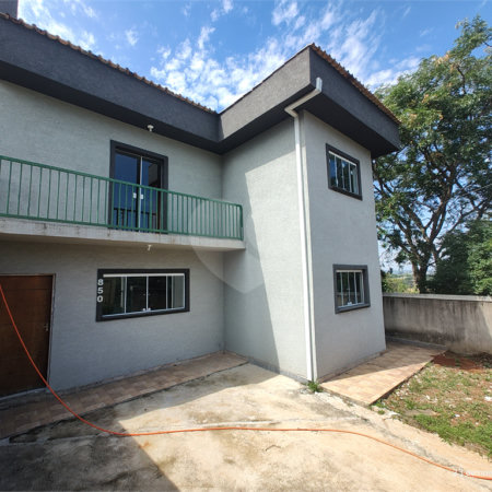 Sobrado à venda com 3 quartos, sendo 1 suíte, em Chácaras Maringá, Atibaia, SP