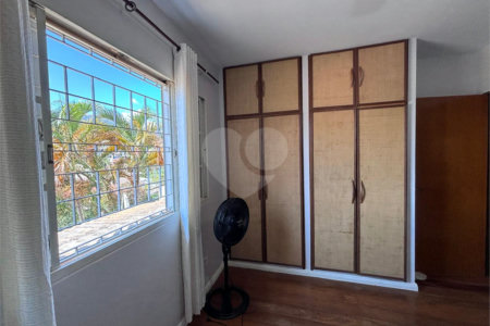 Casa à venda com 5 quartos, sendo 2 suítes,  em Jardim Maristela, Atibaia, SP