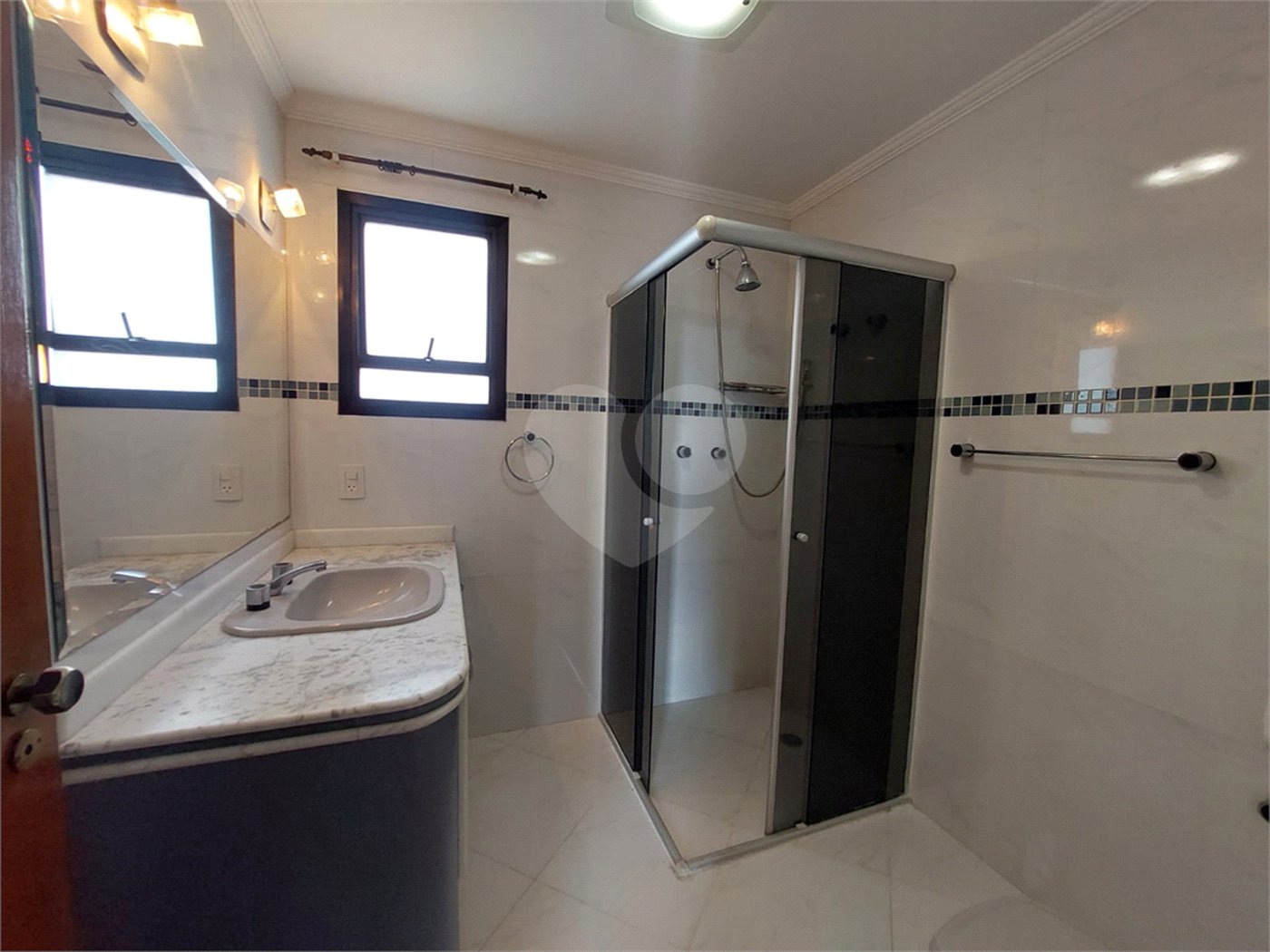Apartamento à venda com 3 quartos, sendo 1 suíte, em Parque São Domingos, São Paulo, SP