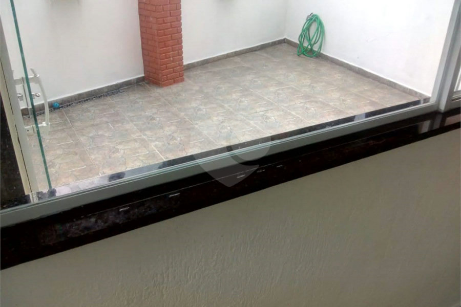 Sobrado à venda com 3 suítes em Itaquera, São Paulo, SP